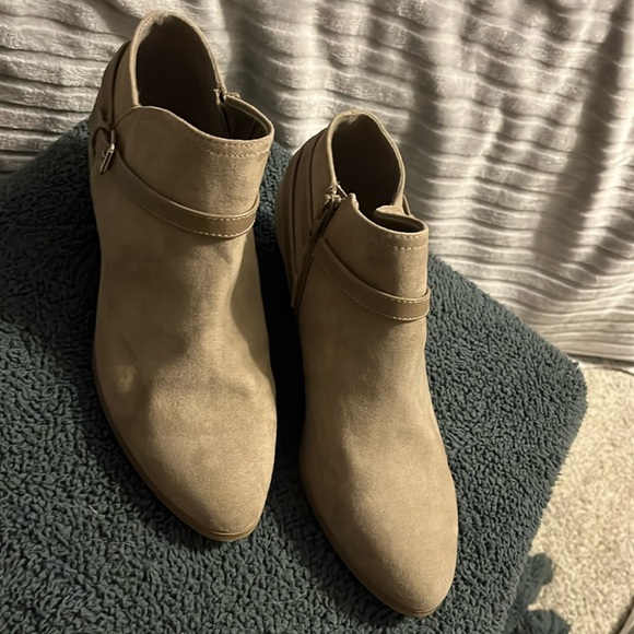 Size 9 Ankle strap boot. Dark taupe color with zipper and small hill. - Picture 1 of 7